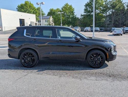 2023 Mitsubishi Outlander SE Black Edition