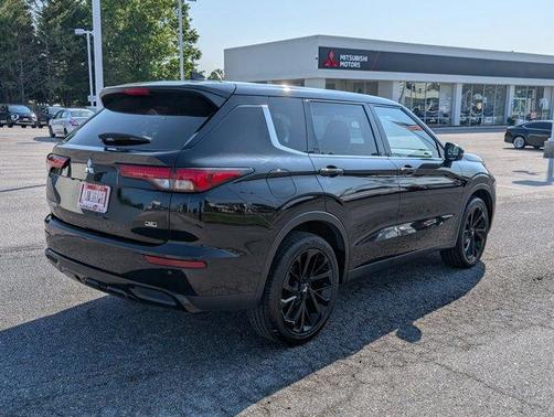 2023 Mitsubishi Outlander SE Black Edition
