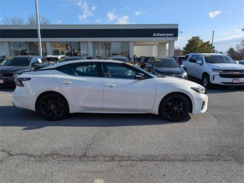 2021 Nissan Maxima SR
