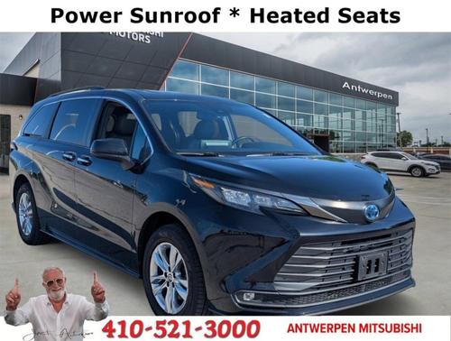 2022 Toyota Sienna XLE Woodland Edition