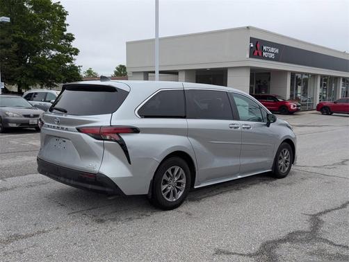 2021 Toyota Sienna XLE