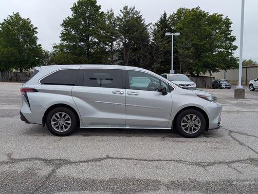 2021 Toyota Sienna XLE