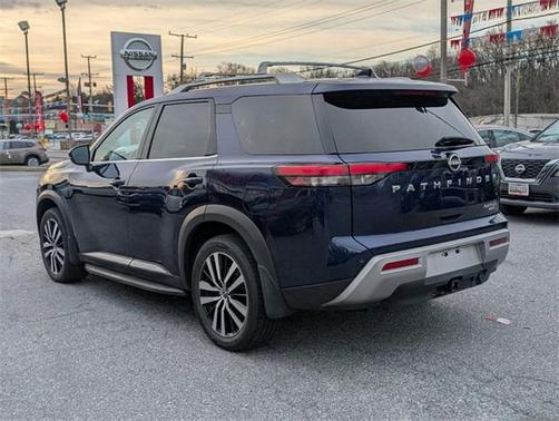 2023 Nissan Pathfinder Platinum