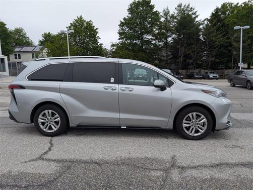 2024 Toyota Sienna Limited