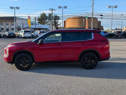 2023 Mitsubishi Outlander SE Black Edition