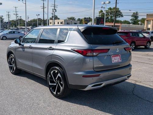 2023 Mitsubishi Outlander SE Special Edition