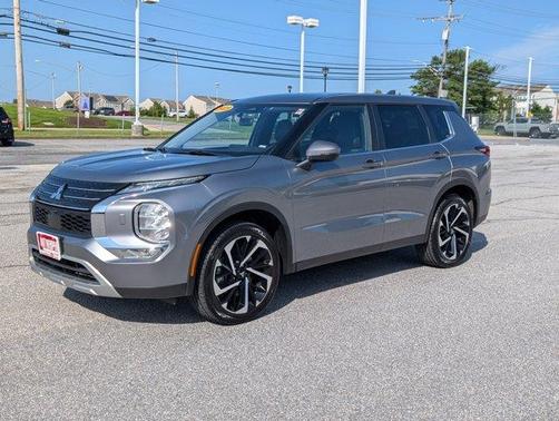 2023 Mitsubishi Outlander SE Special Edition