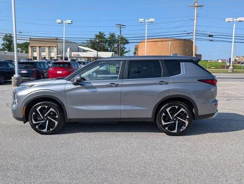 2023 Mitsubishi Outlander SE Special Edition