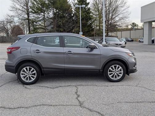 2022 Nissan Rogue Sport S