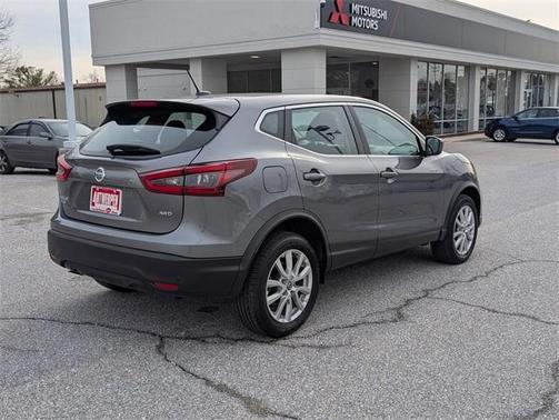 2022 Nissan Rogue Sport S