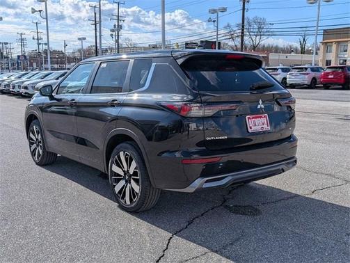 2025 Mitsubishi Outlander SE