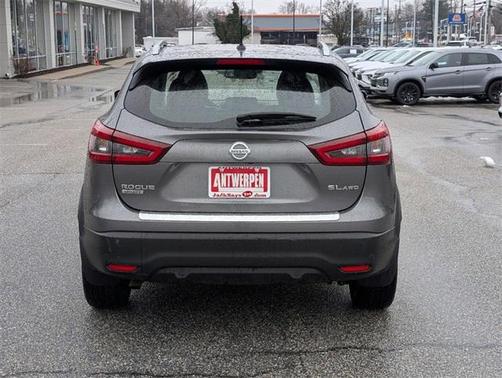2022 Nissan Rogue Sport SL