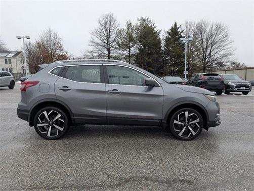2022 Nissan Rogue Sport SL