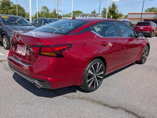 2021 Nissan Altima 2.5 SR