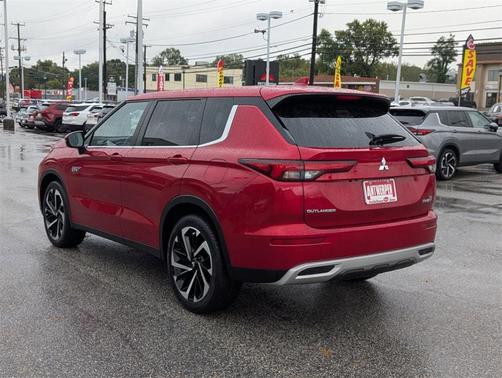 2023 Mitsubishi Outlander PHEV SE