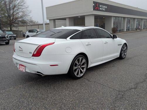2015 Jaguar XJ Base