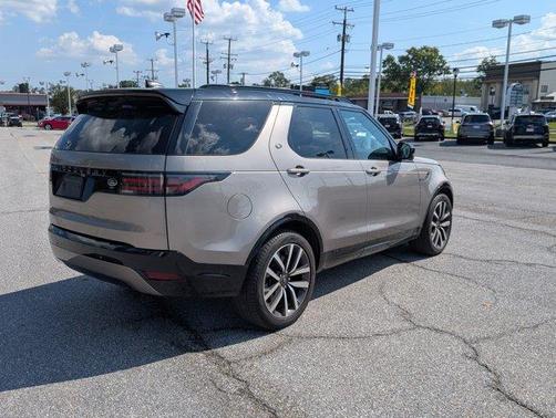 2023 Land Rover Discovery P360 R-Dynamic S
