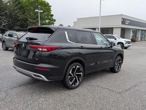 2023 Mitsubishi Outlander SE