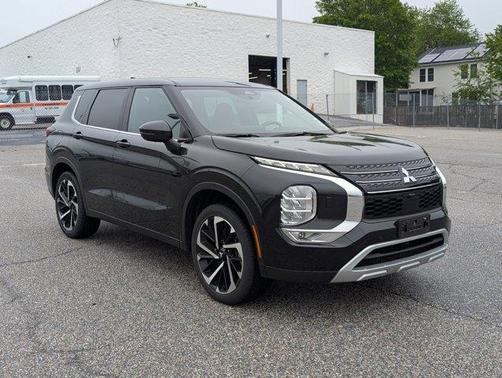 2023 Mitsubishi Outlander SE