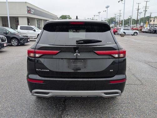 2023 Mitsubishi Outlander SE