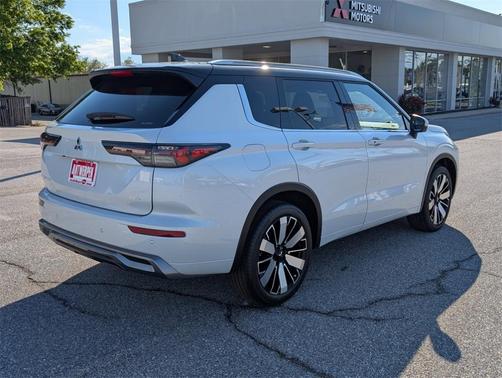2025 Mitsubishi Outlander SEL