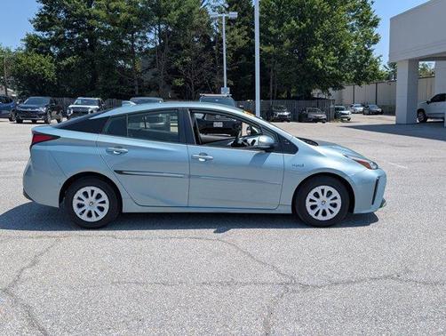 2020 Toyota Prius LE