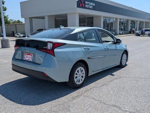 2020 Toyota Prius LE