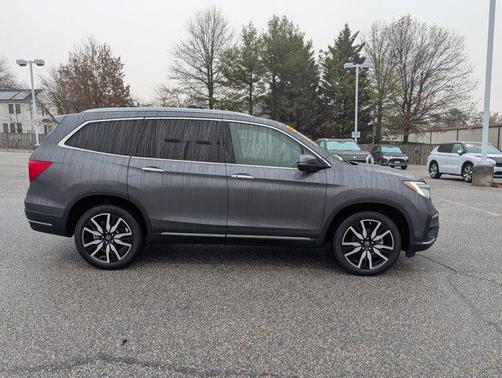 2022 Honda Pilot Touring 7-Passenger