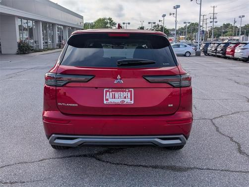 2025 Mitsubishi Outlander SE
