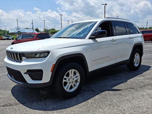 2023 Jeep Grand Cherokee Laredo 4x4