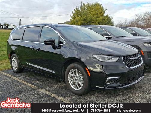 2025 Chrysler Pacifica Select