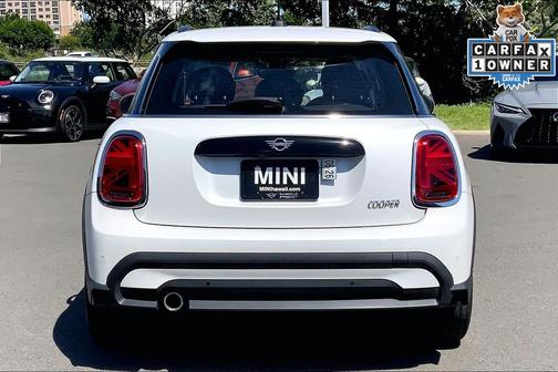 White Metallic 2024 MINI Hardtop Signature