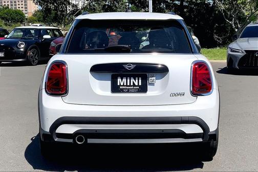 White Metallic 2024 MINI Hardtop Signature