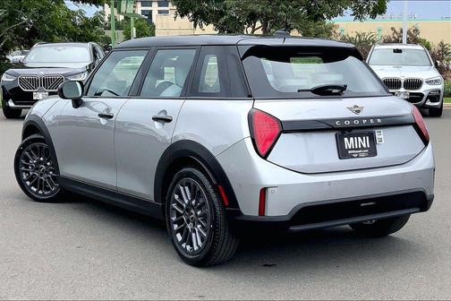 2026 MINI Hardtop Cooper