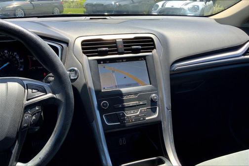 Agate Black 2019 Ford Fusion Hybrid SE