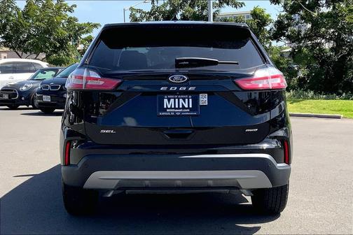 Black Metallic 2022 Ford Edge SEL