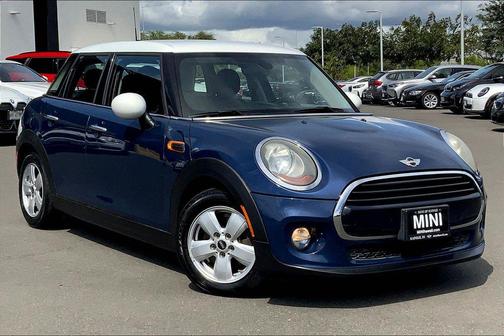 2017 MINI Hardtop Cooper