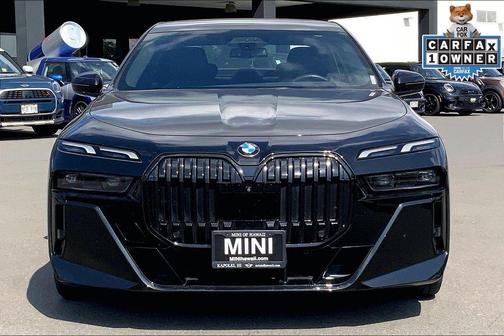 2023 BMW 740 i
