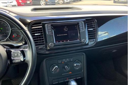 2018 Volkswagen Beetle 2.0T Coast