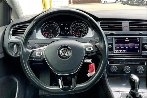 2019 Volkswagen Golf SportWagen TSI SE