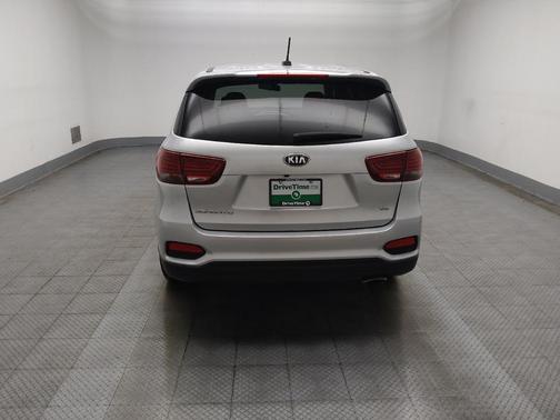 Sparkling Silver 2019 Kia Sorento LX