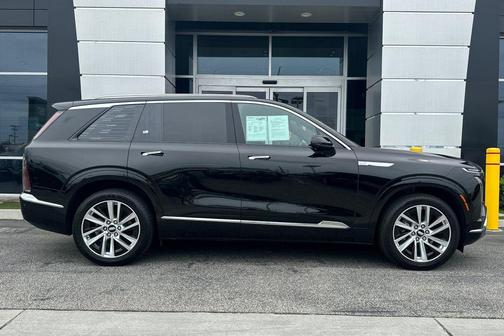 Stellar Black Metallic 2026 Cadillac VISTIQ Luxury