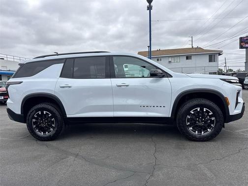 White 2026 Chevrolet Traverse Z71
