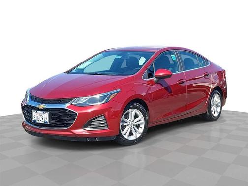 Red 2019 Chevrolet Cruze LT