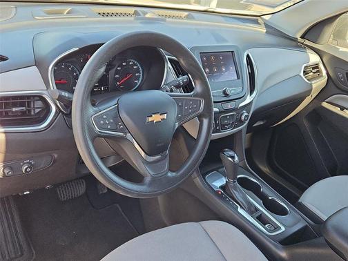 White 2021 Chevrolet Equinox LS