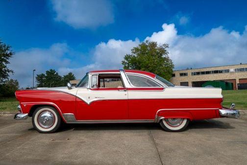 1955 Ford Fairlane Victoria