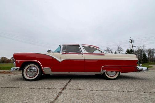 1955 Ford Fairlane Victoria