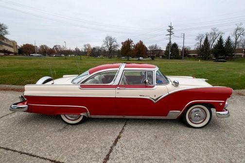 1955 Ford Fairlane Victoria