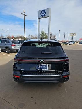 2025 Volkswagen Taos 1.5T SE Black