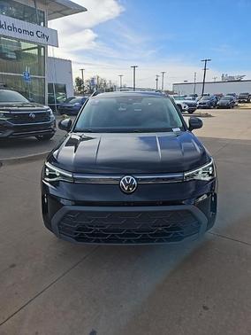 2025 Volkswagen Taos 1.5T SE Black
